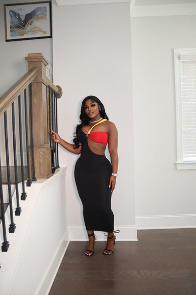 ADMIRE HER DRESS