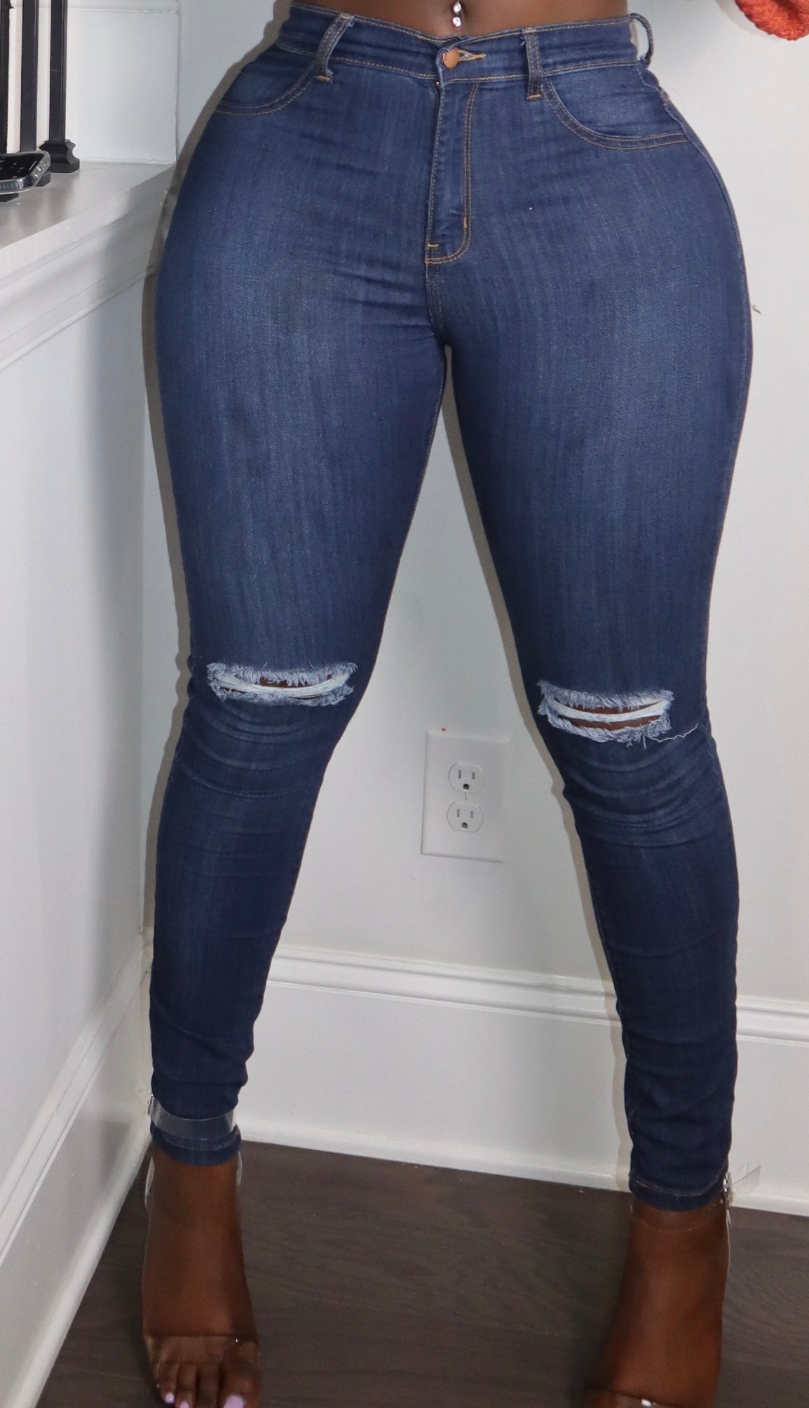 CLASSIC HIGH RISE JEANS