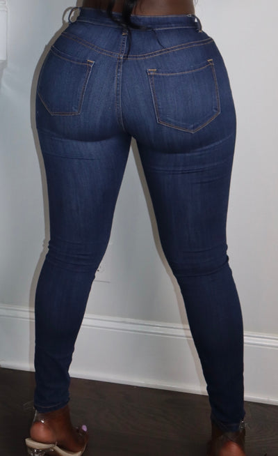 CLASSIC HIGH RISE JEANS