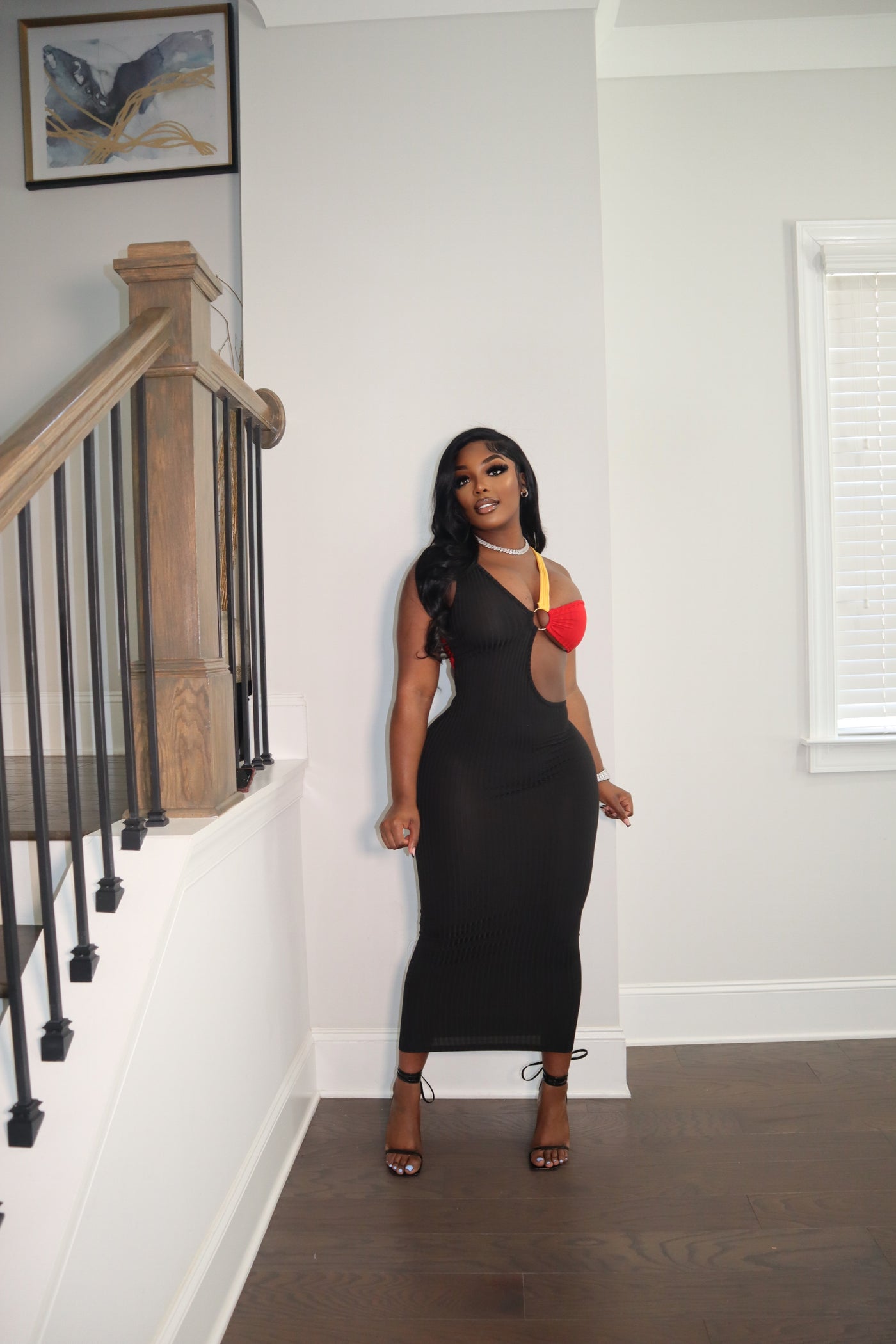 ADMIRE HER DRESS